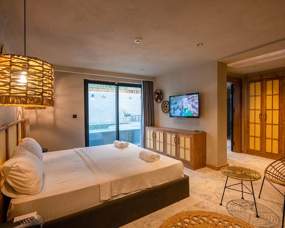 Icon Beach Suites