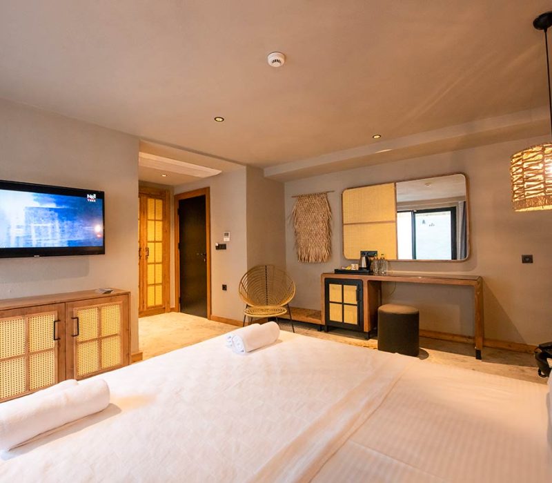 Land View Suite with Private Pool