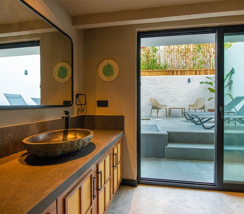 Icon Beach Suites